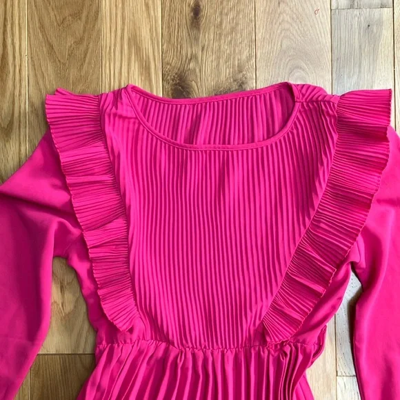 Vintage  Fuchsia Long Sleeve Dress with pleats and ruffles - Picture 2 of 5